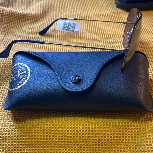 Ray-Ban - Picture 2 of 3